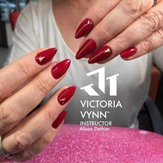 GEL POLISH COLOR NO. 050 ROYAL RED - Victoria Vynn - Hudpleiegrossisten